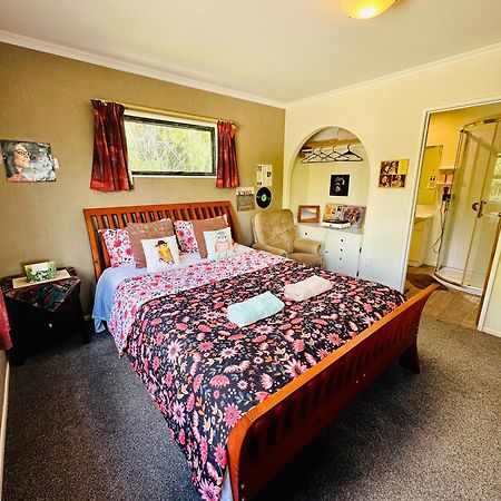 Dora'S Comfortable Homestay In Hamilton Exterior photo